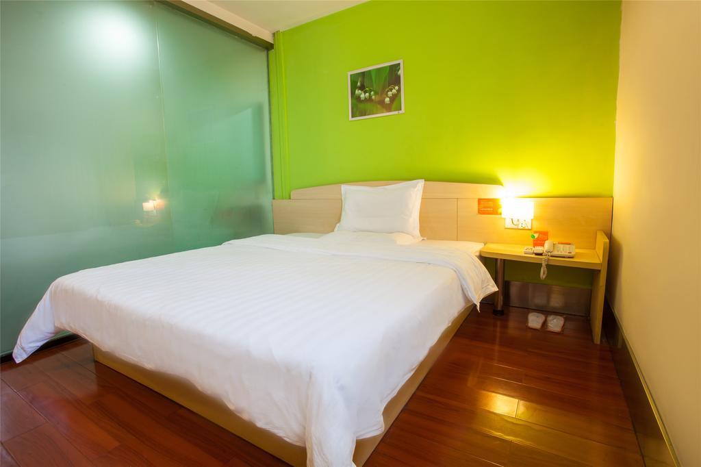7Days Inn Shanghai Lujiazui Room photo