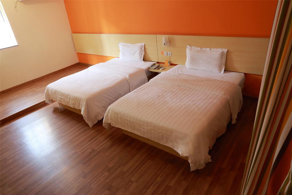 7Days Inn Shanghai Lujiazui Room photo